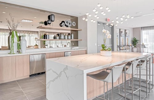 Doral Condo | Chic Doral Condo: 3BR, 3 Baths