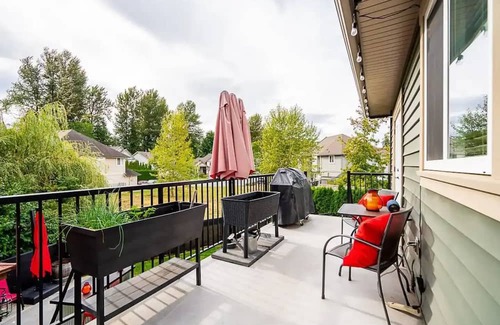 Aldergrove House | Nice and peaceful family house. nPet friendly