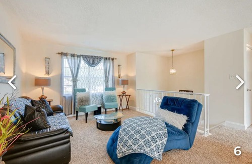 Fort Washington House | Pet friendly Spacious 5-bedroom house inFort Washington with free parking , WiFi