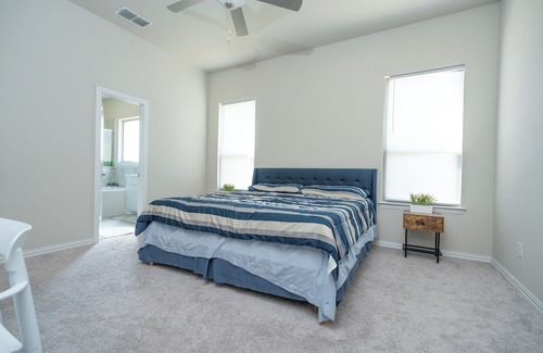 Southwest Arlington House | Master Bedroom for rent