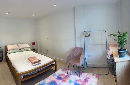 Hackney Apartment | Break in the city