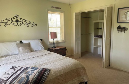 Mount Ida House | Cozy home in Mount Ida, AR, a small city surrounding Lake Ouachita!