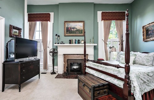 Springfield Bed & Breakfast | 1851 Historic Bed & Breakfast on 14 acres