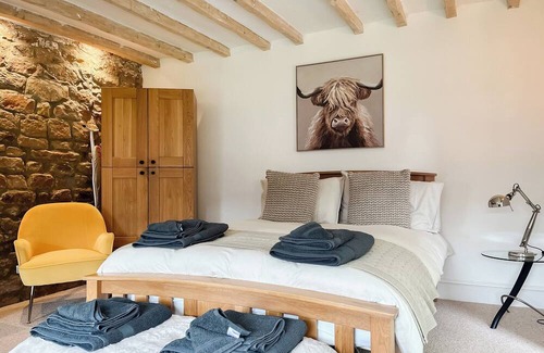 Alfreton Cottage | 1 bedroom accommodation in Shirland, near Alfreton