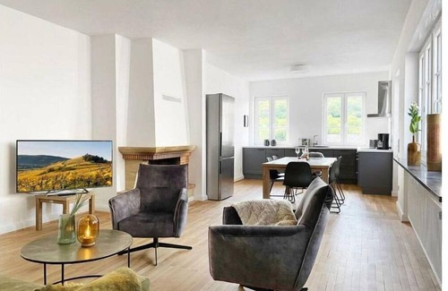 Merl House | Luxury holiday apartment Villa Burglay