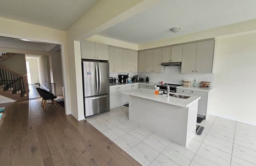 York Regional Municipality House | Cozy room with great amenities