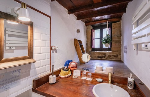 Villar de Pineres Ski Chalet | Chalet 'La Castañar - La Vallicuerra' with Mountain View, Private Terrace and Wi-Fi