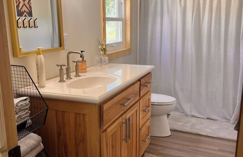 Elizabethtown Other | Minutes to I-65! NEWLY Renovated, Family, Friendly ~ Clean Modern Home