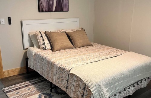 Elizabethtown Other | Minutes to I-65! NEWLY Renovated, Family, Friendly ~ Clean Modern Home