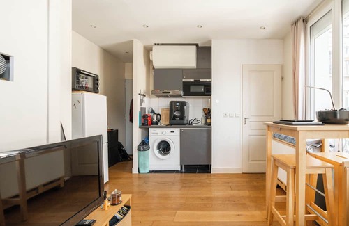 Riquet Stalingrad Apartment | Vrbo Property