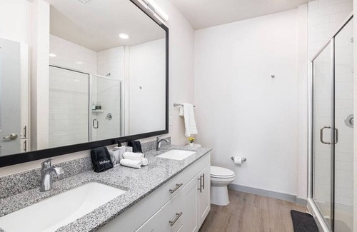 Lewisville Apartment | Sleek Lakeside 1BD: Pool, Fitness Room & Desk