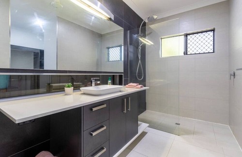 Zuccoli House | Super Sized Modern Family Home | Plunge Pool