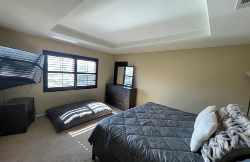 Palmdale House | Workation Paradise: Perfect 3 br getaway for work and play