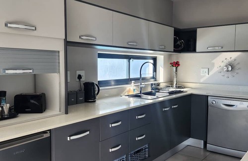 Mossel Bay House | 85th On Wigget, Apartment unit 10 with private plunge pool and seaview