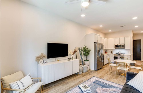Five Points Condo | Modern Condo 2 Mi to Broadway & Downtown Nashville