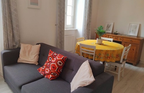 Huelgoat Apartment | Le Nid du Centre, apartment in the heart of Huelgoat, all within walking distance