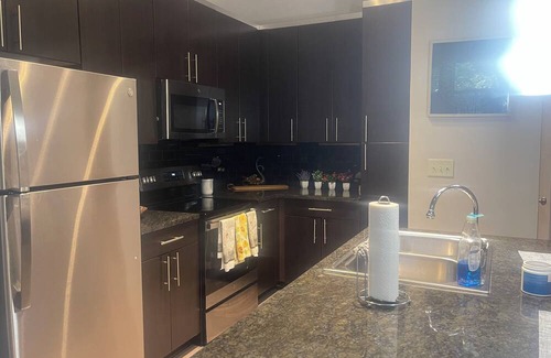 Piedmont Heights Apartment | Sleek and Stylish Haven of Happiness w/private patio