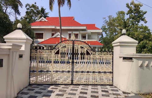Thanneermukkom Villa | Lakeshore Premier Serviced Villa - Professionally serviced, near Vembanad Lake!