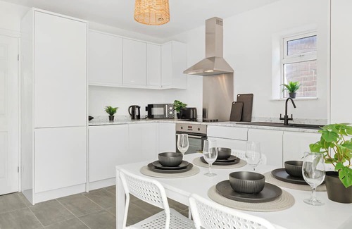 Alfreton House | Isimi luxurious house 4-Bed in Alfreton Derby