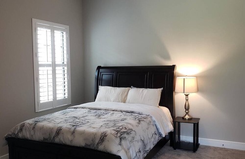 Balm House | 5 Bedroom 4 Bathroom House In Riverview With Great Amenities