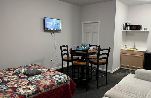 Jacksonville Apartment | Guest suite private entrance 1/1