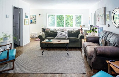 Shawnigan Lake House | Charming 5BR Farmhouse, 5 min Walk to Shawnigan Lake!