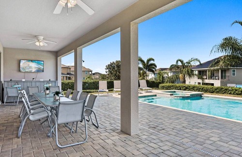 West Kissimmee House | Modern Family Villa With Games Room Close To Disney