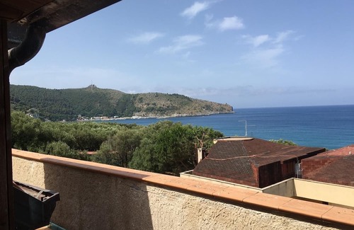 Palinuro Apartment | Attic in park with access to the sea