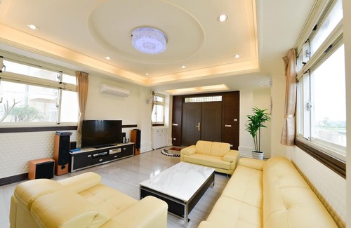 Wujie Villa | Kuan-Pin Four Seasons Inn