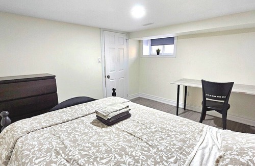 Trinity - Bellwoods Apartment | Downtown Toronto 2 bedrooms unit Near Trinity bellwood park