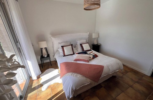Moyen-Vernet House | QUIET SPACIOUS ARCHITECT'S HOUSE - SWIMMING POOL / GAMES - NEAR SEA AND SPAIN