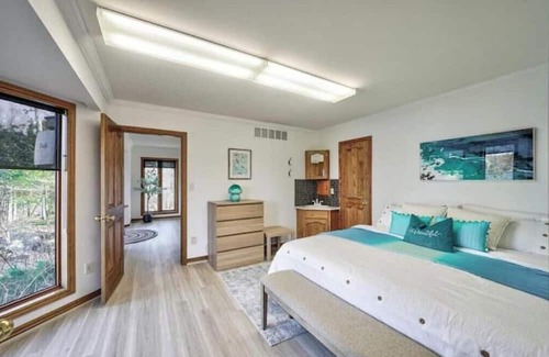 Flesherton Cottage | Lake Eugenia Getaway Lodge!