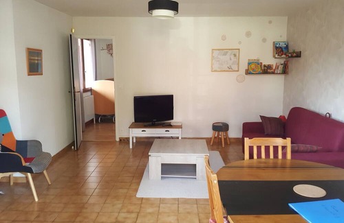 Gilly-sur-Isere Apartment | T2 au Calme, les Animaux de Compagnie Sont les Bienvenus