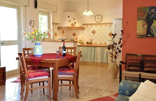 Mockarta Villa | Beautiful private villa for 7 guests with WIFI, private pool, A/C, TV and parking