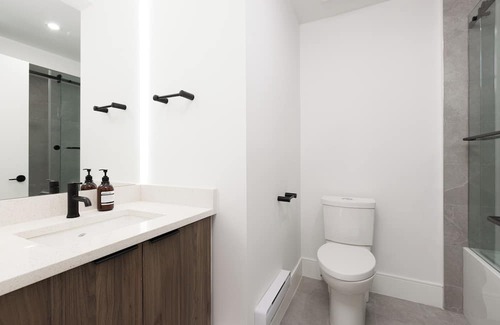 Vancouver South Apartment | Hills House | 15 Min to YVR & Downtown Vancouver