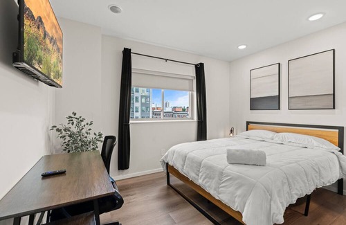Spruce Hill Apartment | 5 Minutes to Center City! Entire 3 Bed 3 Bath Apartment!