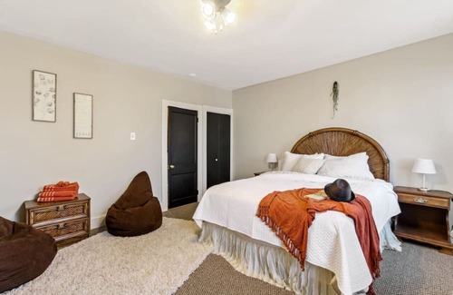 Lancaster House | 5 Beds | Great for Families and Vacationers