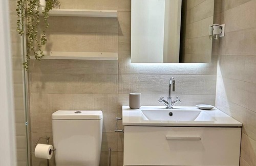Parede Apartment | La Medusa Beach House Centennial house with 3 bedrooms