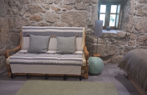 Rendufe Other | Um Pequeno Paraíso Junto ao Rio, Rodeado Apenas Pelos Sons da Natureza