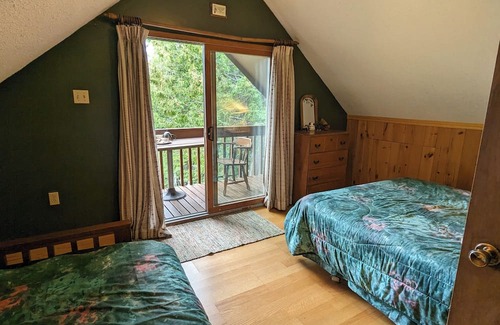 Sainte-Therese-de-la-Gatineau Cottage | LAKEFRONT COTTAGE FOR RENT - Private, Roddick Lake, 4 bed rooms, Scenic
