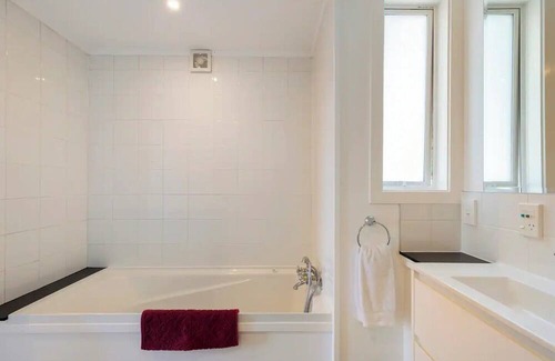 Houghton Bay Apartment | Ocean-front apartment on Wellington's south coast. 10 min to airport