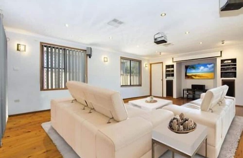 St Clair House | Bring the whole family to this great place with lots of room for fun.