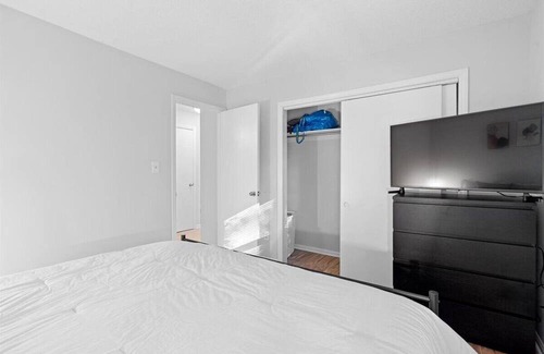 Charlotte House | Contemporary Charm on Elm!