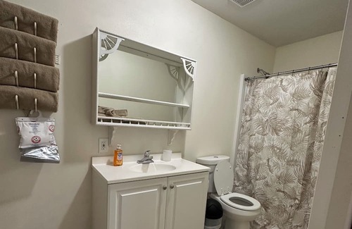 Brownsville House | Perfect for Business Travelers & Family Getaways!!