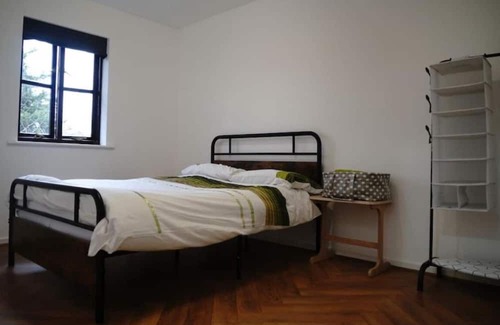 Higham Hill Apartment | London Apartment - Quick Central London Trains!