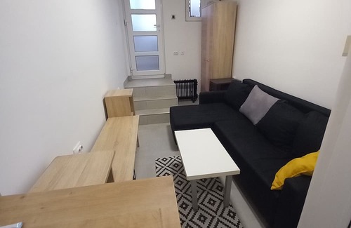 Novi Beograd Apartment | Under the Tree studio, Pet-Friendly