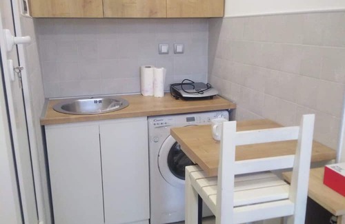 Novi Beograd Apartment | Under the Tree studio, Pet-Friendly