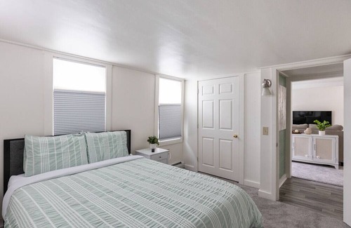 Waterbury Apartment | 1 Bedroom Waterbury Cozy Haven