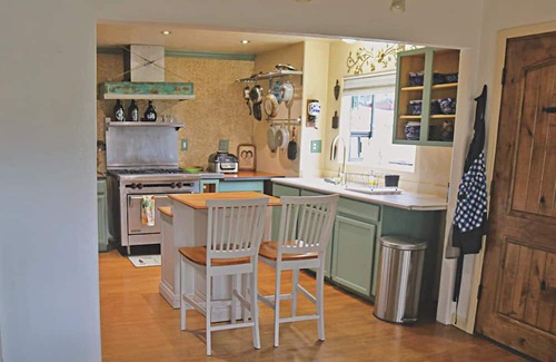 Crestline Cabin | Cozy Cabin with large deck & amazing view- near Lake Gregory, 420 & pet friendly