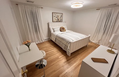 Cotuit House | Cape Cod 2024 -Jacuzzi Hot Tub, Heated Swimming Pool, Game Room & Playground